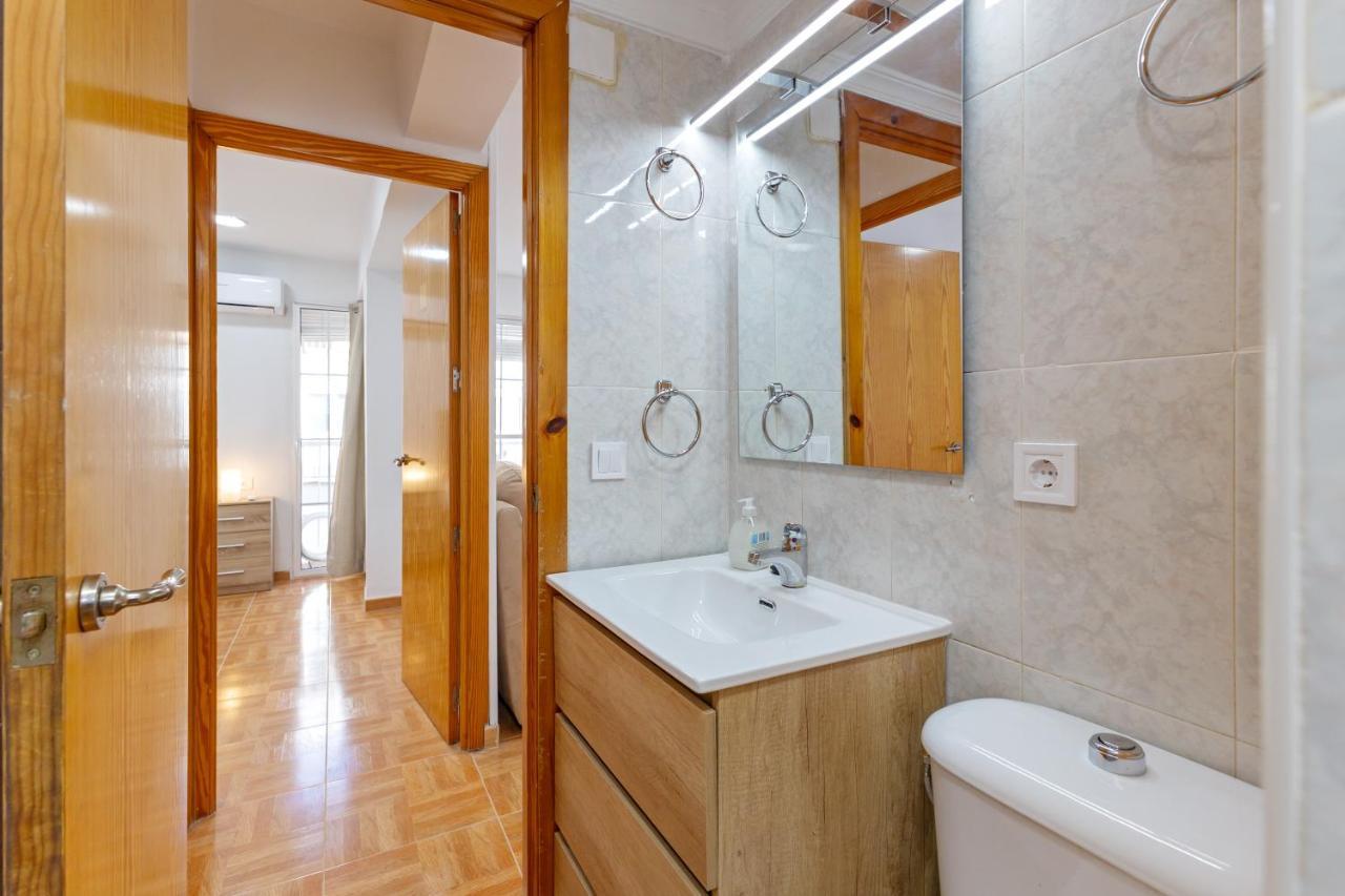 Charming 2 Bedroom Apartment At Triana Center By Oui إشبيلية المظهر الخارجي الصورة
